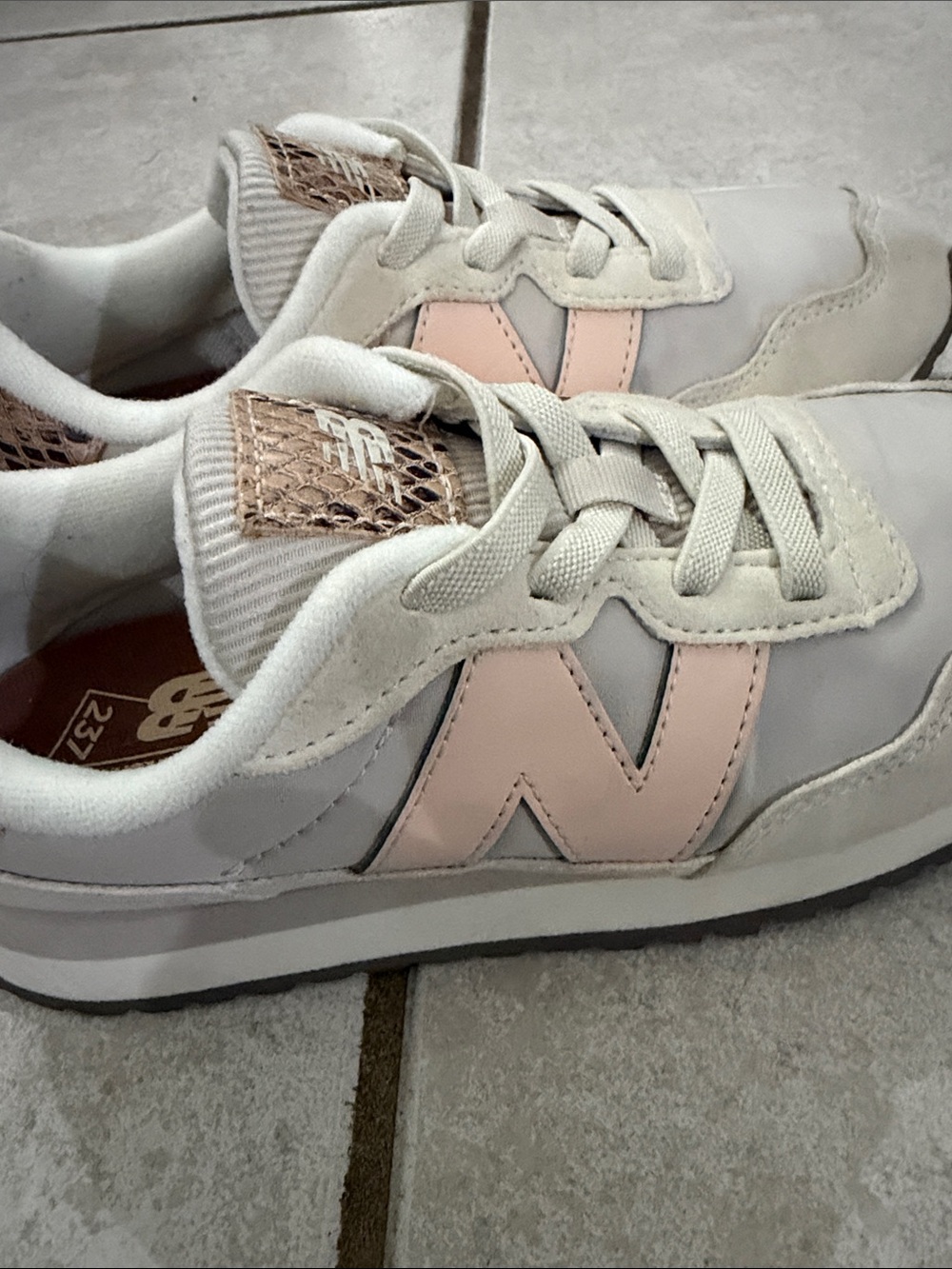 New Balance Women's Sneaker in Pale Pink and Cream